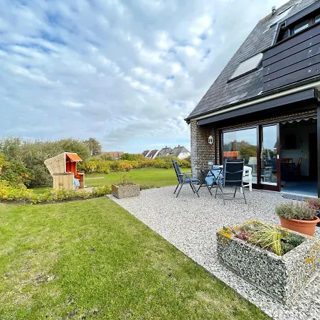 Strandnahe Mit Terrasse In