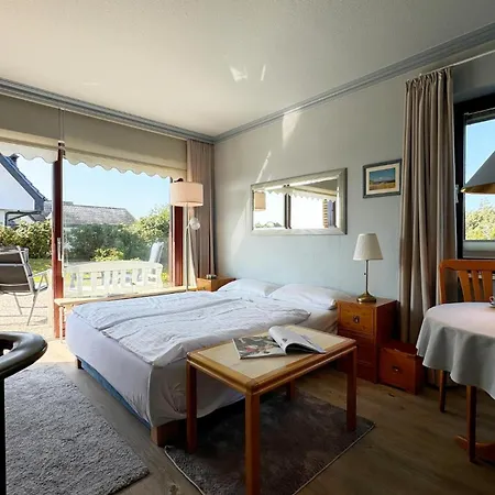 Strandnahe Mit Terrasse In Apartment Wenningstedt-Braderup