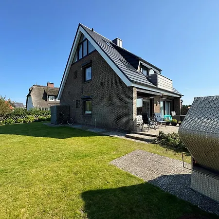 Strandnahe Mit Terrasse In Appartement *
